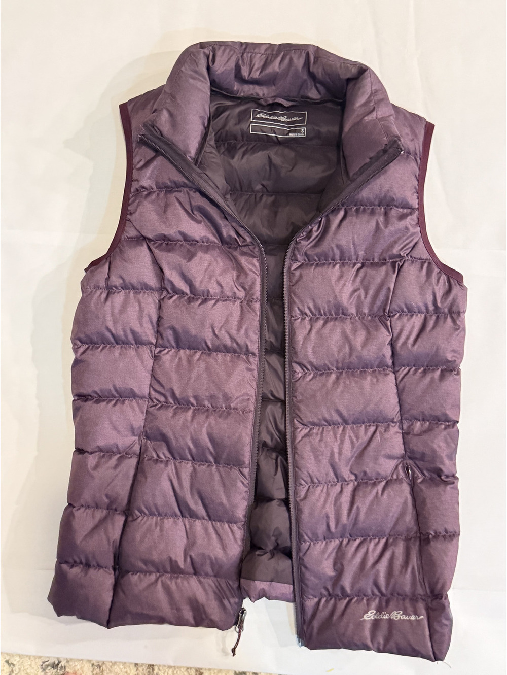 Eddie Bauer Women’s Small Down Puffer Vest Purple Plum Lightweight Full Zip